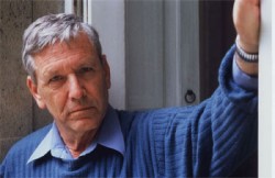 Amos Oz